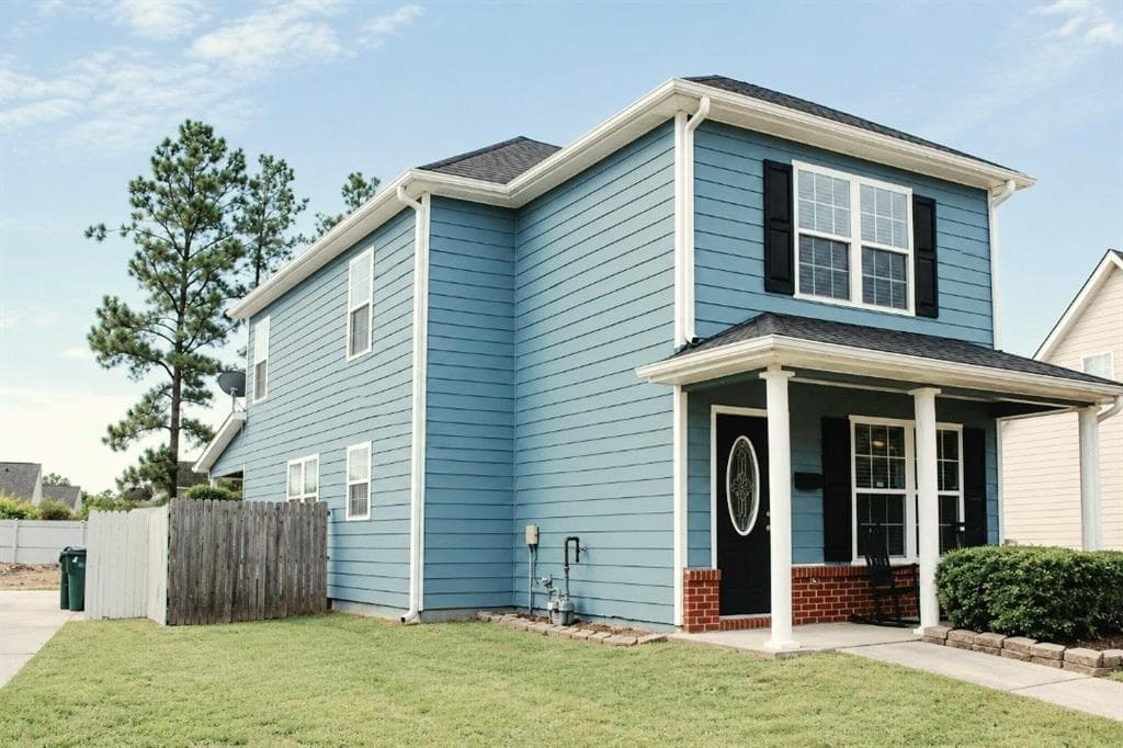 5 bedroom, 2 bathroom, 1,684 sq ft single family residence for sale at 6218 Avery Street, Covington, GA 30014 — photo 3