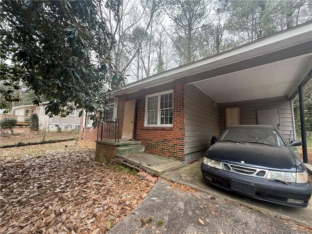 3 bedroom, 1 bathroom, 845 sq ft single family residence for sale at 734 Alfred Road, Atlanta, GA 30331 — photo 2