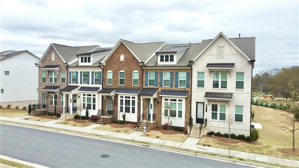 4 bedroom, 4 bathroom, 2,280 sq ft townhouse for sale at 4209 Tifton Lane, Sugar Hill, GA 30518 — photo 2