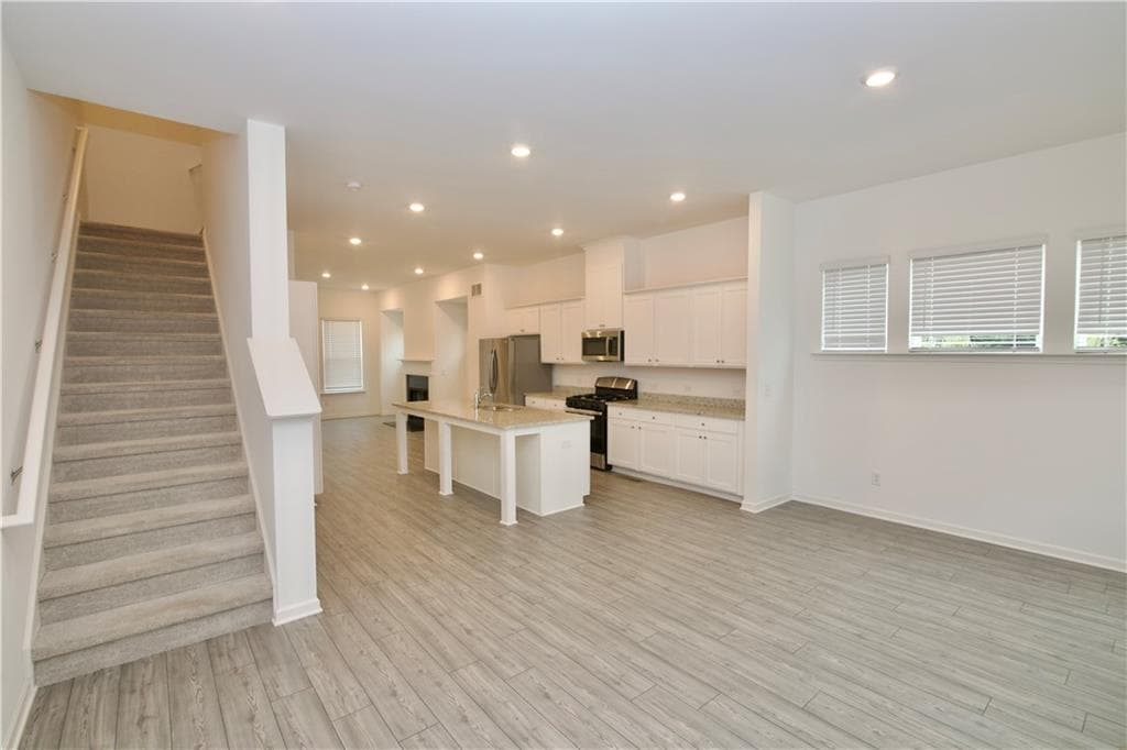 4 bedroom, 4 bathroom, 2,280 sq ft townhouse for sale at 4209 Tifton Lane, Sugar Hill, GA 30518 — photo 4