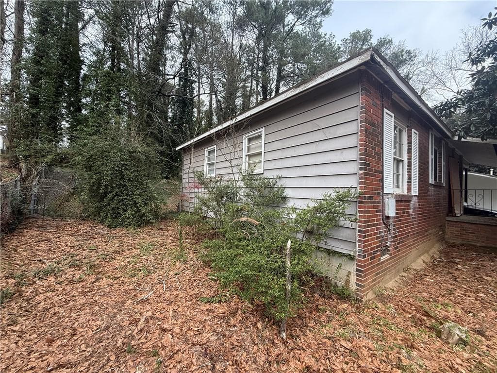 3 bedroom, 1 bathroom, 845 sq ft single family residence for sale at 734 Alfred Road, Atlanta, GA 30331 — photo 5