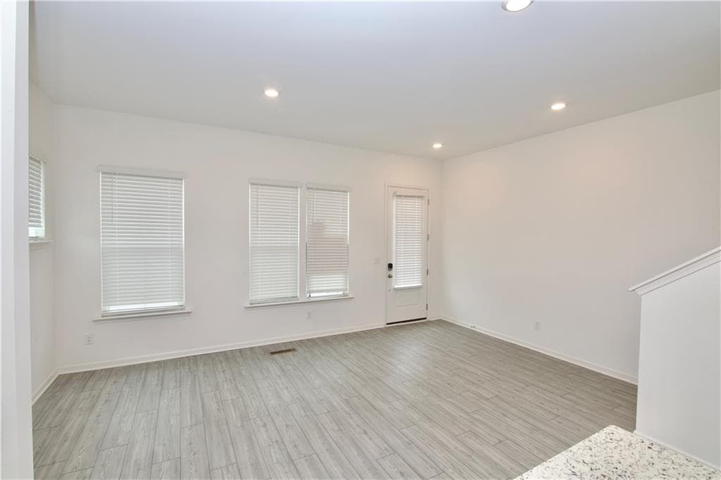 4 bedroom, 4 bathroom, 2,280 sq ft townhouse for sale at 4209 Tifton Lane, Sugar Hill, GA 30518 — photo 6