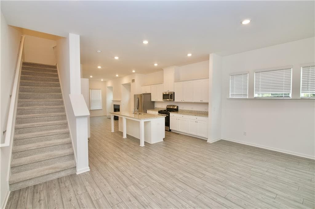 4 bedroom, 4 bathroom, 2,280 sq ft townhouse for sale at 4209 Tifton Lane, Sugar Hill, GA 30518 — photo 7