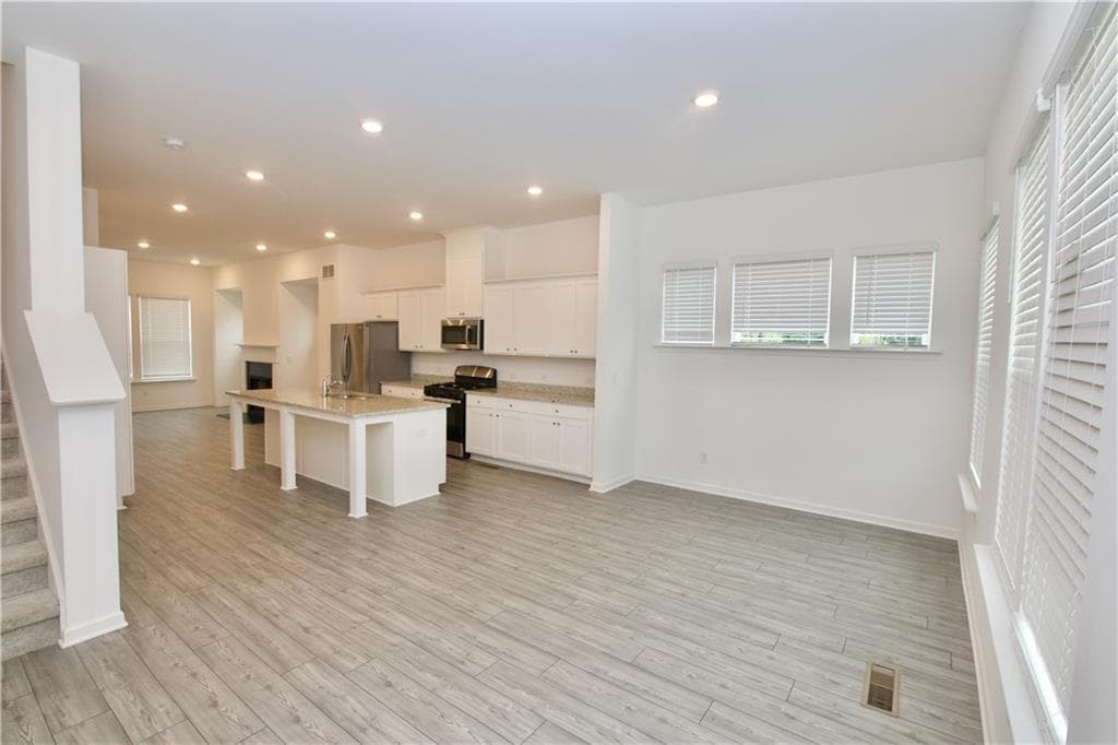 4 bedroom, 4 bathroom, 2,280 sq ft townhouse for sale at 4209 Tifton Lane, Sugar Hill, GA 30518 — photo 8