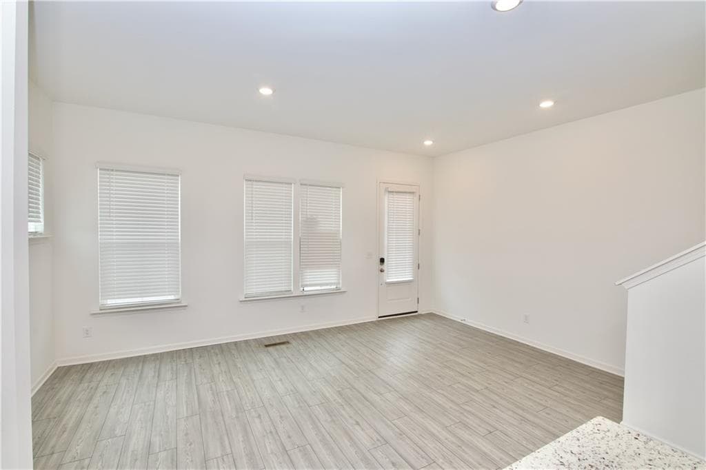 4 bedroom, 4 bathroom, 2,280 sq ft townhouse for sale at 4209 Tifton Lane, Sugar Hill, GA 30518 — photo 9