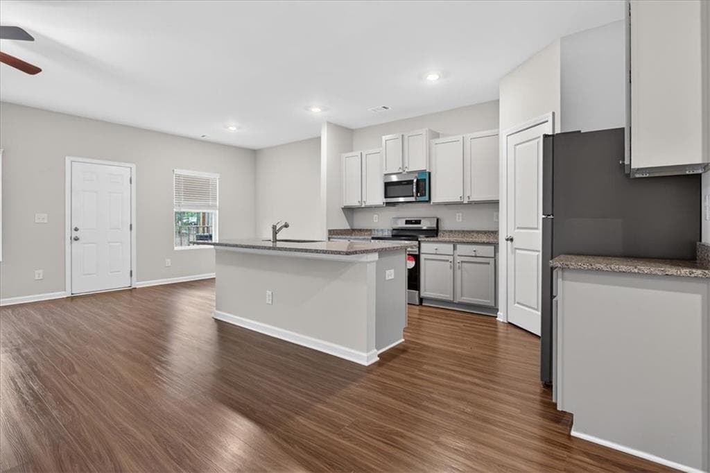 3 bedroom, 3 bathroom, 1,665 sq ft townhouse for sale at 107 Brexley Drive, Calhoun, GA 30701 — photo 6