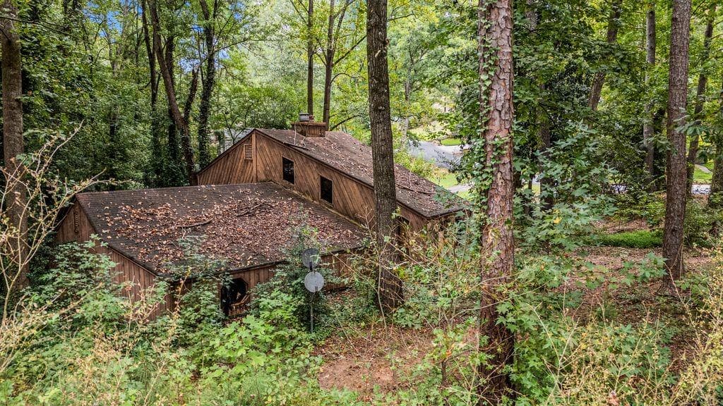 3 bedroom, 2 bathroom, 1,728 sq ft single family residence for sale at 2675 Timberline Road, Marietta, GA 30062 — photo 2