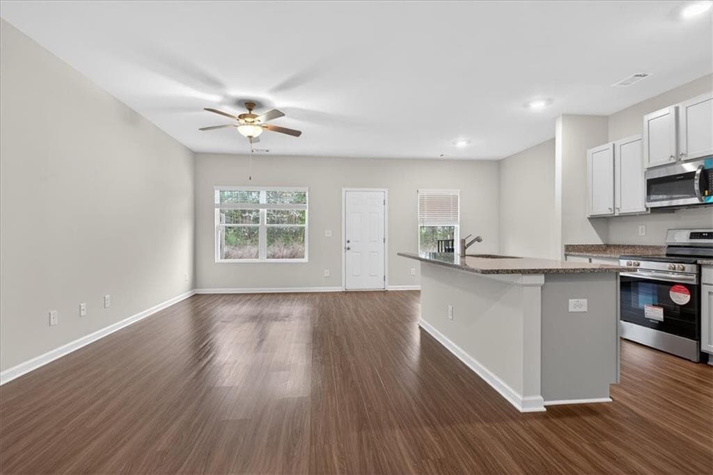 3 bedroom, 3 bathroom, 1,664 sq ft townhouse for sale at 136 Brexley Drive, Calhoun, GA 30701 — photo 3
