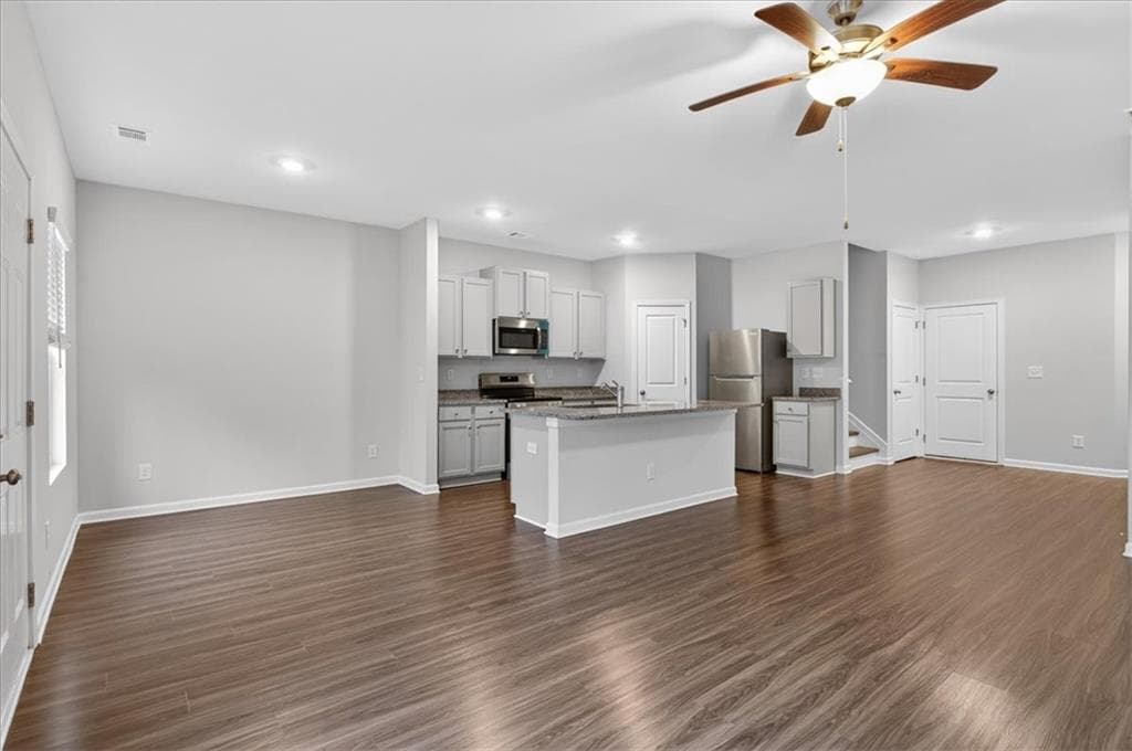 3 bedroom, 3 bathroom, 1,664 sq ft townhouse for sale at 136 Brexley Drive, Calhoun, GA 30701 — photo 9