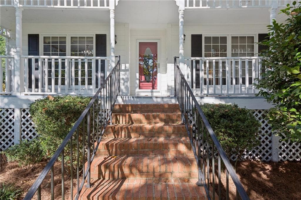 4 bedroom, 3 bathroom, 2,618 sq ft single family residence for sale at 580 Berkeley Lane, Kennesaw, GA 30144 — photo 3