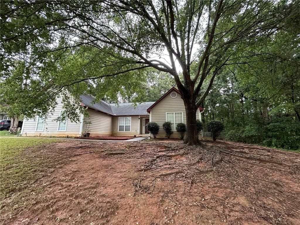 4 bedroom, 2 bathroom, 1,812 sq ft single family residence for sale at 113 Timberwood Drive, Stockbridge, GA 30281