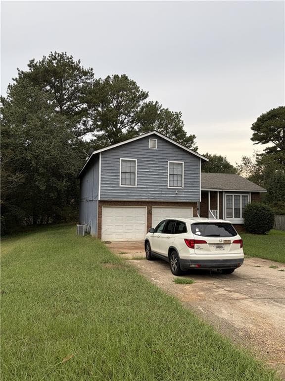 3 bedroom, 3 bathroom, 2,489 sq ft single family residence for sale at 3273 Corktree Trail, Lithonia, GA 30038 — photo 3