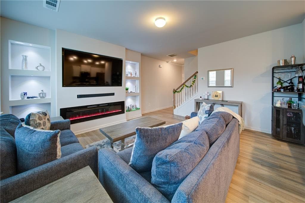 3 bedroom, 3 bathroom, 1,500 sq ft single family residence for sale at 5004 Fawnwood Drive, Gainesville, GA 30504 — photo 3