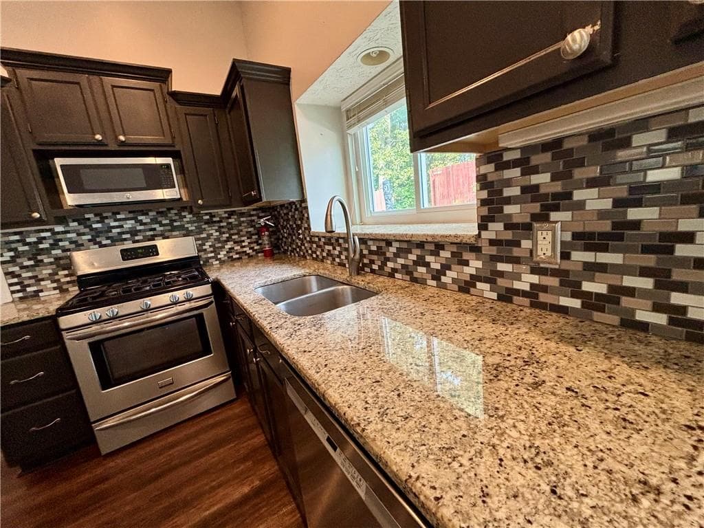 3 bedroom, 2 bathroom, 1,746 sq ft single family residence for rent at 523 Bluff Court, Woodstock, GA 30188 for $2,795 a month — photo 8