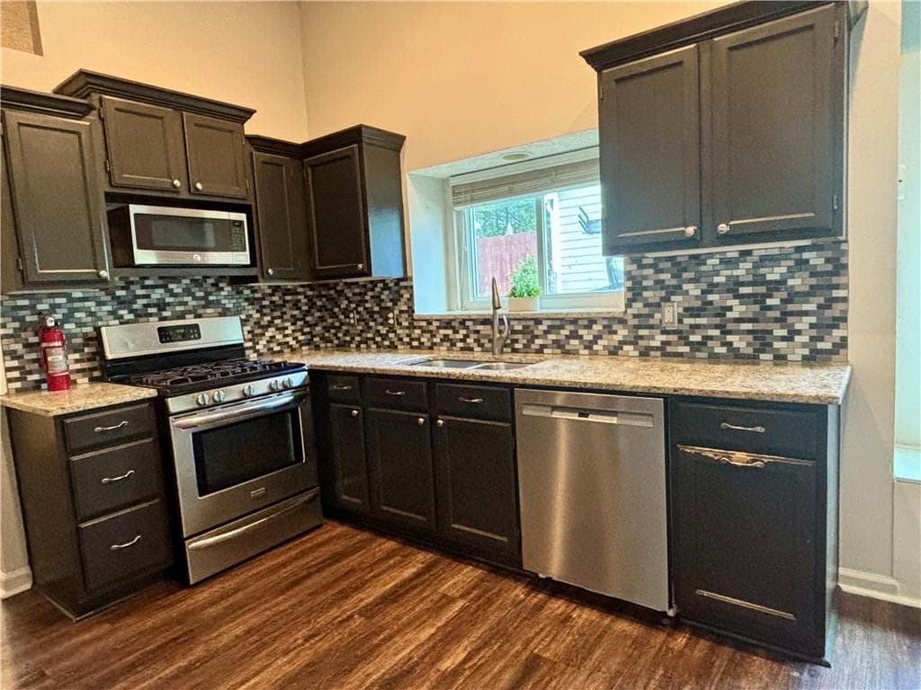 3 bedroom, 2 bathroom, 1,746 sq ft single family residence for rent at 523 Bluff Court, Woodstock, GA 30188 for $2,795 a month — photo 9