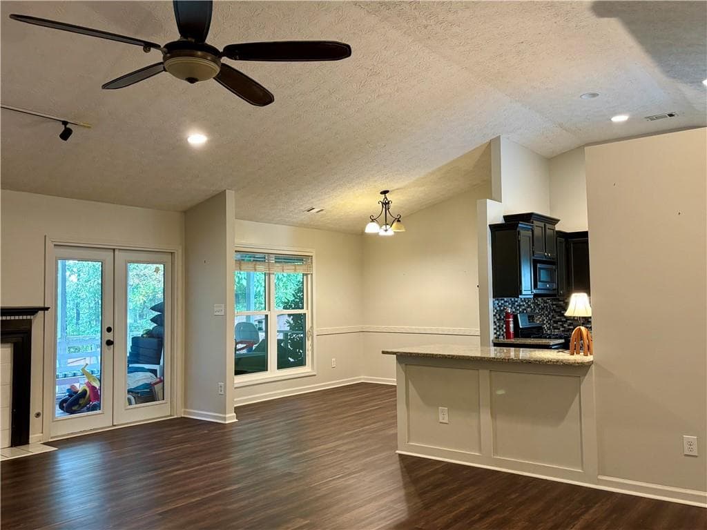 3 bedroom, 2 bathroom, 1,746 sq ft single family residence for rent at 523 Bluff Court, Woodstock, GA 30188 for $2,795 a month — photo 6