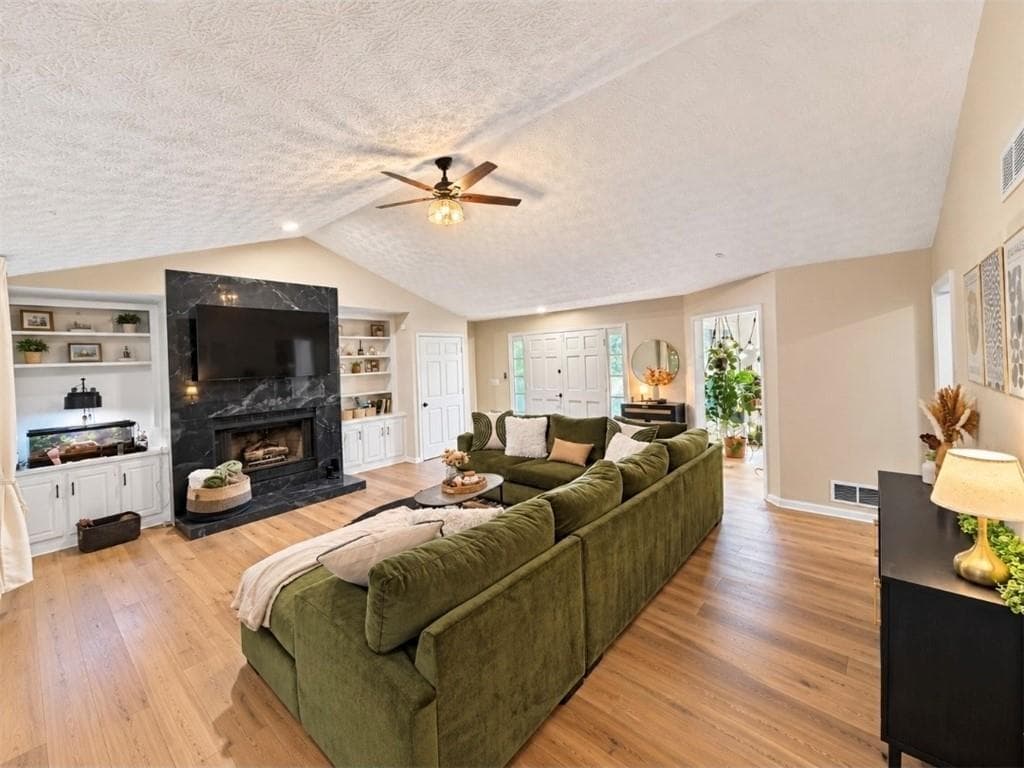 4 bedroom, 2 bathroom, 1,924 sq ft single family residence under contract at 3731 Spring Leaf Lane, Acworth, GA 30101 — photo 7