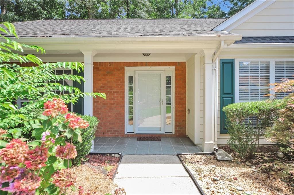 3 bedroom, 2 bathroom, 1,648 sq ft single family residence for sale at 2701 Abbotts Glen Place, Acworth, GA 30101 — photo 5