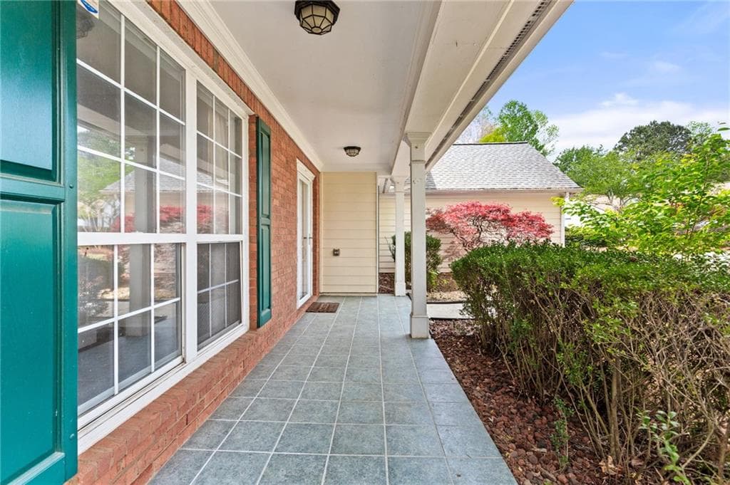 3 bedroom, 2 bathroom, 1,648 sq ft single family residence for sale at 2701 Abbotts Glen Place, Acworth, GA 30101 — photo 6