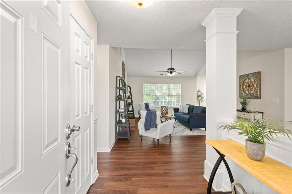 3 bedroom, 2 bathroom, 1,648 sq ft single family residence for sale at 2701 Abbotts Glen Place, Acworth, GA 30101 — photo 7