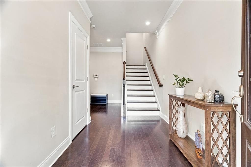 4 bedroom, 4 bathroom, 2,504 sq ft townhouse for sale at 5831 Terrace Bend Way, Peachtree Corners, GA 30092 — photo 3