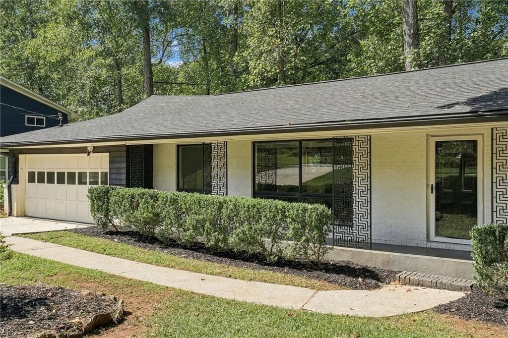 4 bedroom, 2 bathroom, 2,637 sq ft single family residence for sale at 2636 Whiteleigh Court, Atlanta, GA 30345 — photo 3