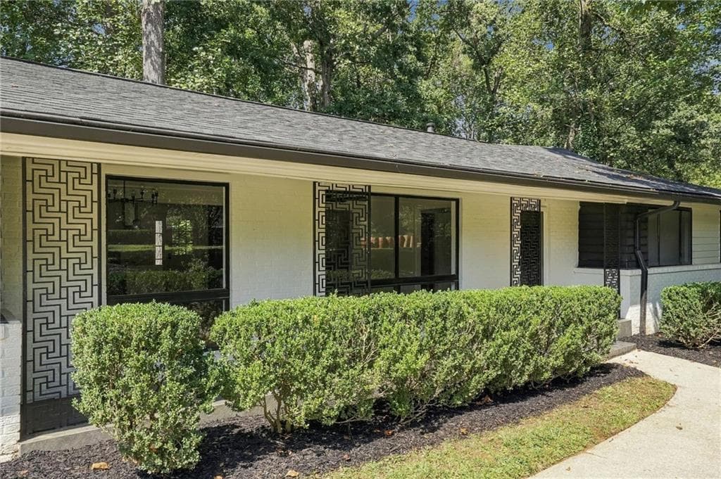 4 bedroom, 2 bathroom, 2,637 sq ft single family residence for sale at 2636 Whiteleigh Court, Atlanta, GA 30345 — photo 4