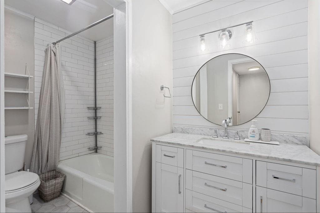 1 bedroom, 1 bathroom, 918 sq ft condominium for rent at 244 Triumph Drive, Atlanta, GA 30327 for $1,850 a month — photo 4