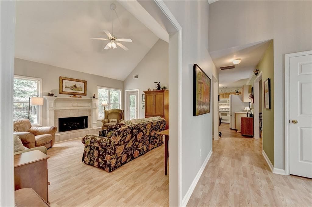 3 bedroom, 2 bathroom, 2,037 sq ft single family residence under contract at 7135 Hunters Trace Drive, Cumming, GA 30028 — photo 5