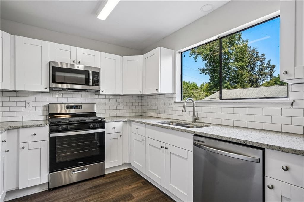 3 bedroom, 2 bathroom, 1,575 sq ft single family residence for sale at 2464 Silver Moss Way, Lawrenceville, GA 30044 — photo 6