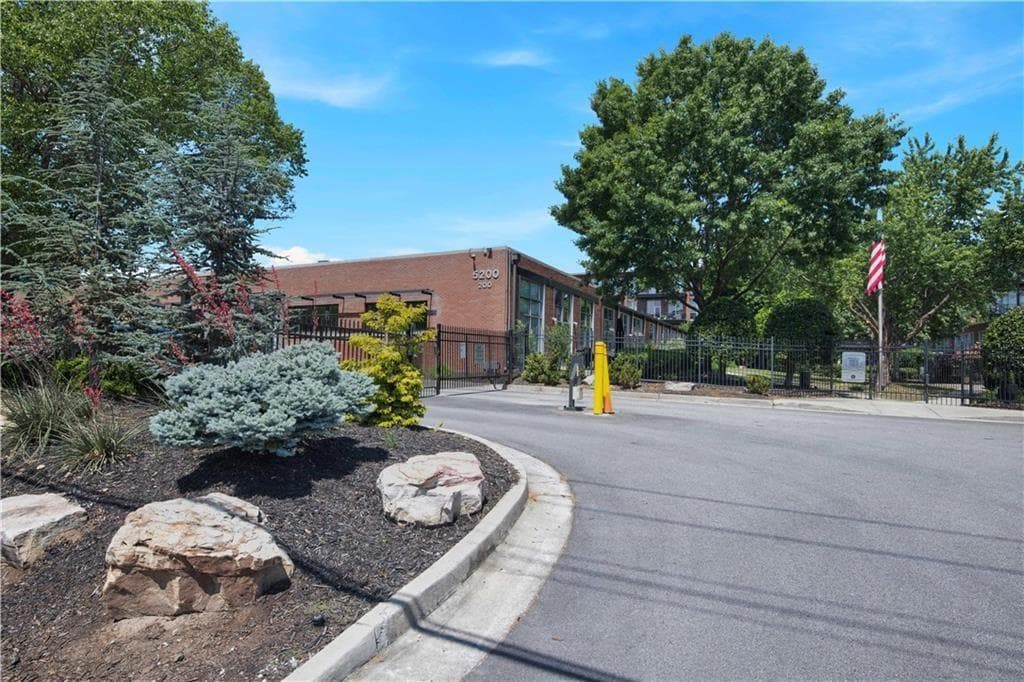 1 bedroom, 1 bathroom, 1,060 sq ft condominium for sale at 5200 Peachtree Road 2114, Atlanta, GA 30341