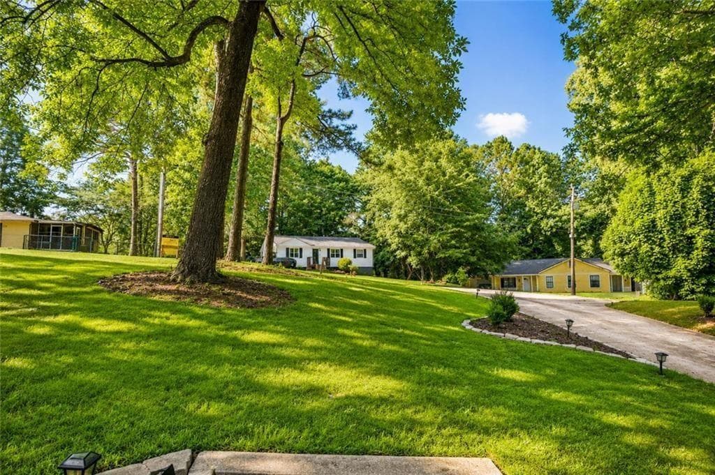 3 bedroom, 2 bathroom, 1,630 sq ft single family residence for sale at 3990 Skidmore Court, Decatur, GA 30034 — photo 5