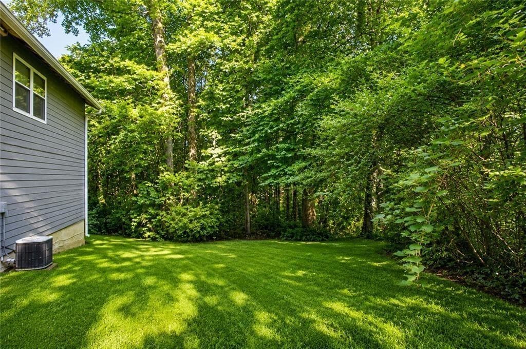 3 bedroom, 2 bathroom, 1,630 sq ft single family residence for sale at 3990 Skidmore Court, Decatur, GA 30034 — photo 6