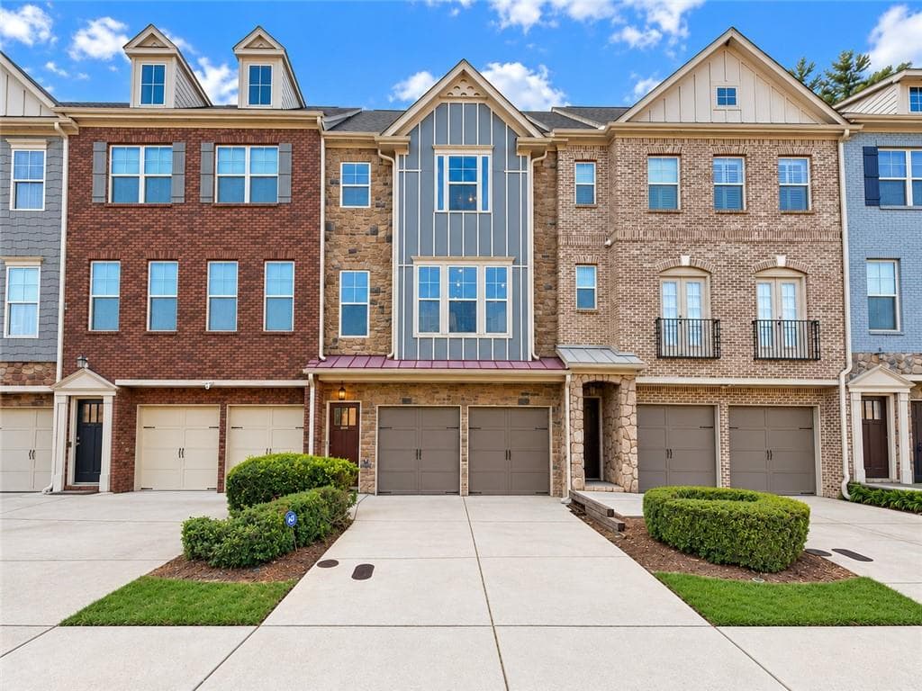 3 bedroom, 4 bathroom, 2,424 sq ft townhouse for sale at 2118 Westhill Drive, Smyrna, GA 30080