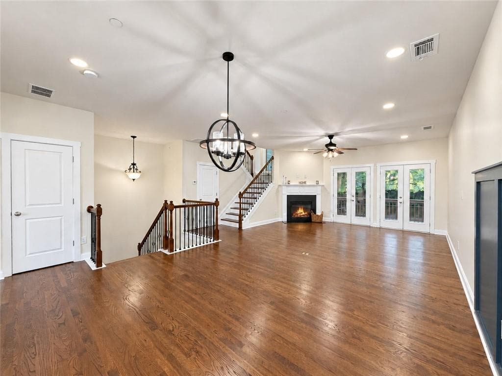 3 bedroom, 4 bathroom, 2,424 sq ft townhouse for sale at 2118 Westhill Drive, Smyrna, GA 30080 — photo 4