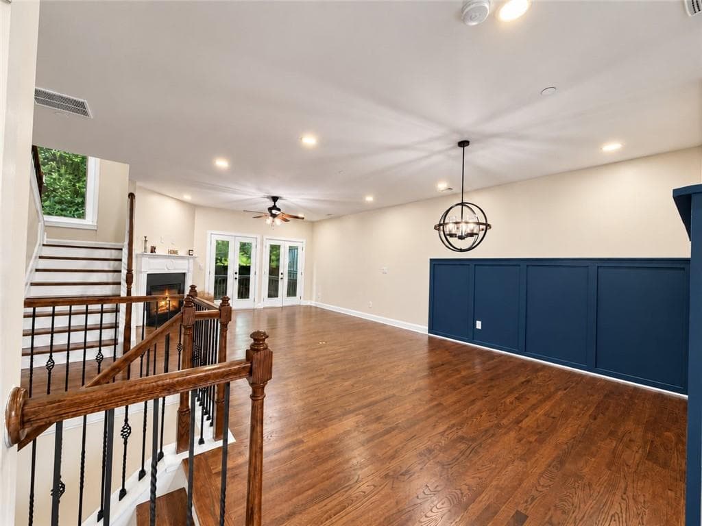 3 bedroom, 4 bathroom, 2,424 sq ft townhouse for sale at 2118 Westhill Drive, Smyrna, GA 30080 — photo 6