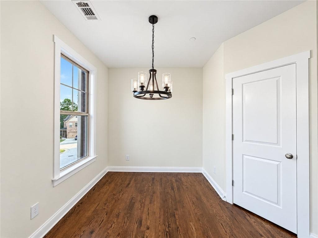 3 bedroom, 4 bathroom, 2,424 sq ft townhouse for sale at 2118 Westhill Drive, Smyrna, GA 30080 — photo 9