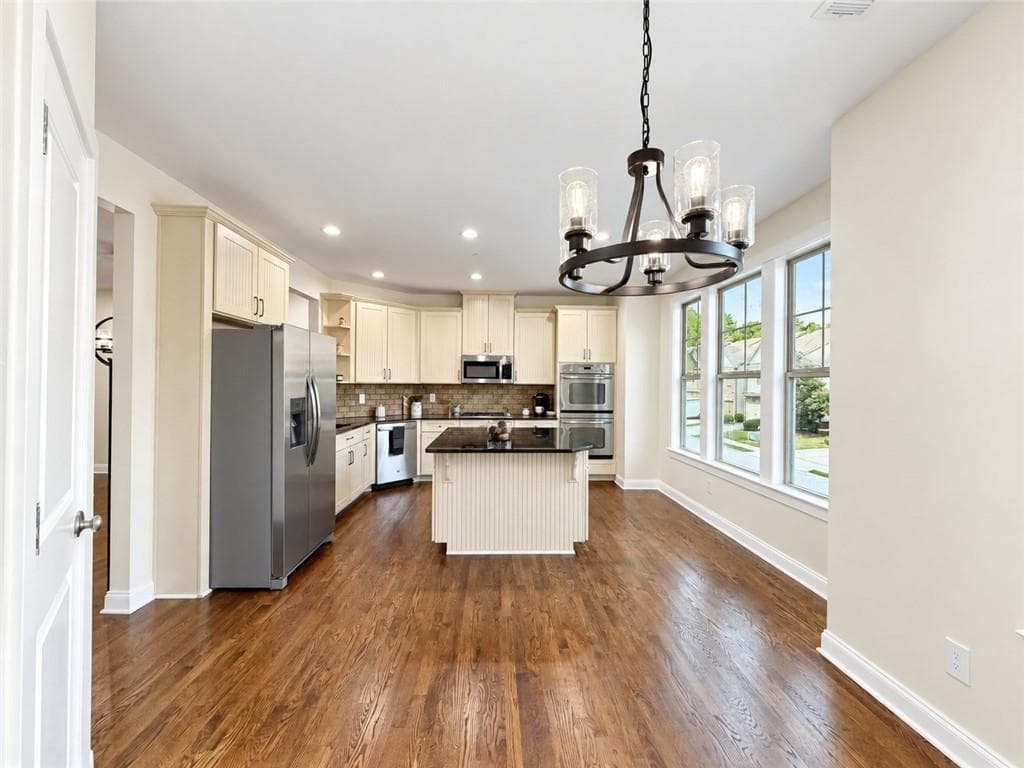 3 bedroom, 4 bathroom, 2,424 sq ft townhouse for sale at 2118 Westhill Drive, Smyrna, GA 30080 — photo 10