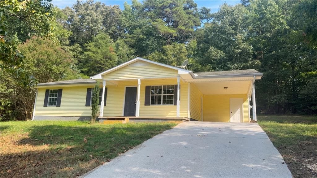 3 bedroom, 2 bathroom, 1,209 sq ft single family residence for sale at 155 Liberty Place, Calhoun, GA 30701