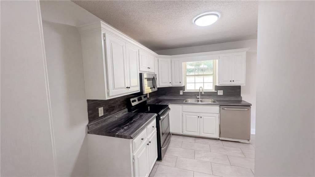 3 bedroom, 2 bathroom, 1,209 sq ft single family residence for sale at 155 Liberty Place, Calhoun, GA 30701 — photo 2