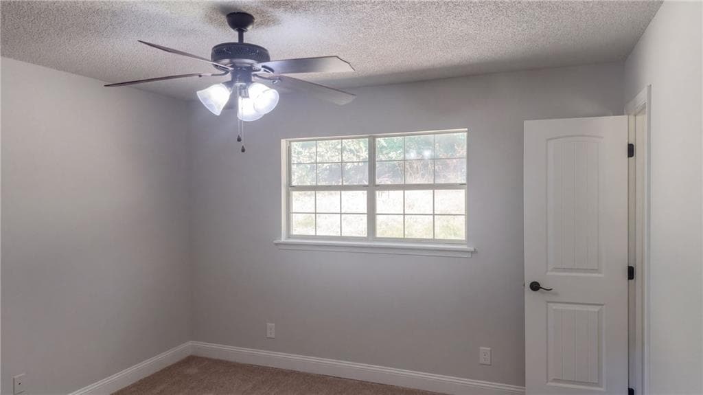 3 bedroom, 2 bathroom, 1,209 sq ft single family residence for sale at 155 Liberty Place, Calhoun, GA 30701 — photo 4