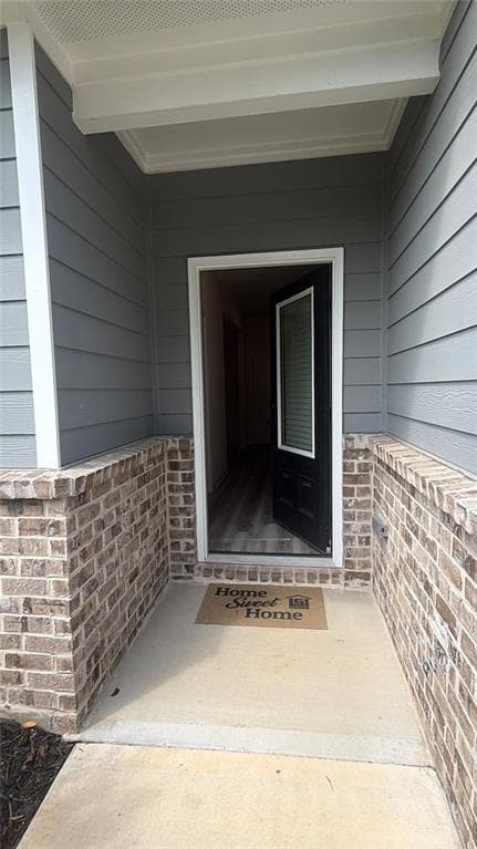 4 bedroom, 3 bathroom, 2,252 sq ft single family residence for sale at 132 Bluegill Drive, Jefferson, GA 30549 — photo 2
