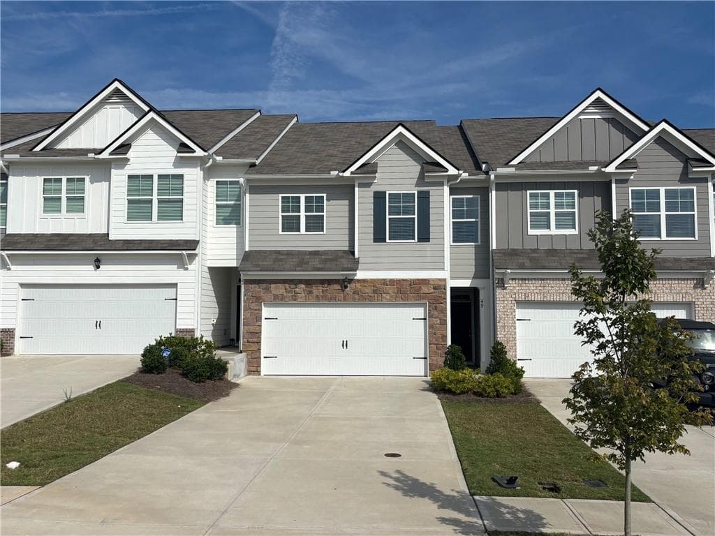 3 bedroom, 3 bathroom, 2,438 sq ft townhouse for rent at 49 Pepperbush Way, Jasper, GA 30143 for $2,250 a month