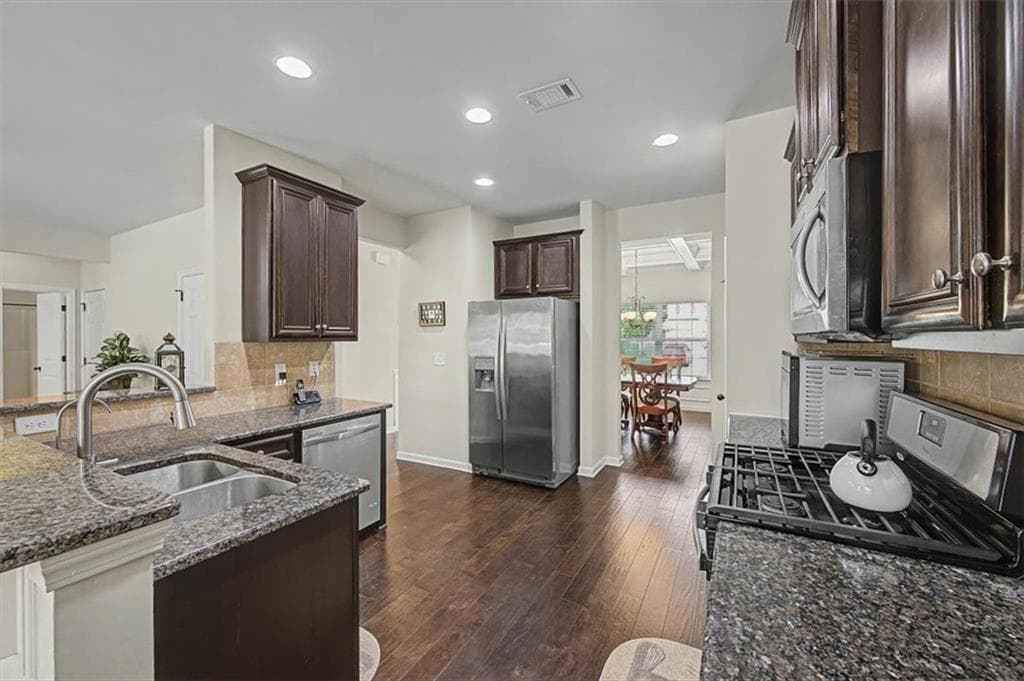 4 bedroom, 3 bathroom, 2,331 sq ft single family residence for sale at 464 Silver Oak Drive, Dallas, GA 30132 — photo 7
