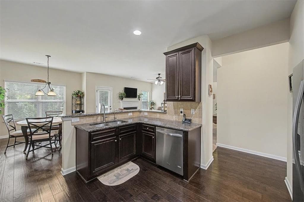 4 bedroom, 3 bathroom, 2,331 sq ft single family residence for sale at 464 Silver Oak Drive, Dallas, GA 30132 — photo 8