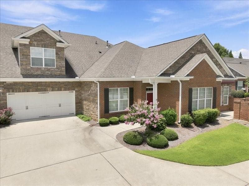 3 bedroom, 3 bathroom, 2,293 sq ft condominium for sale at 601 Haven Circle, Douglasville, GA 30135