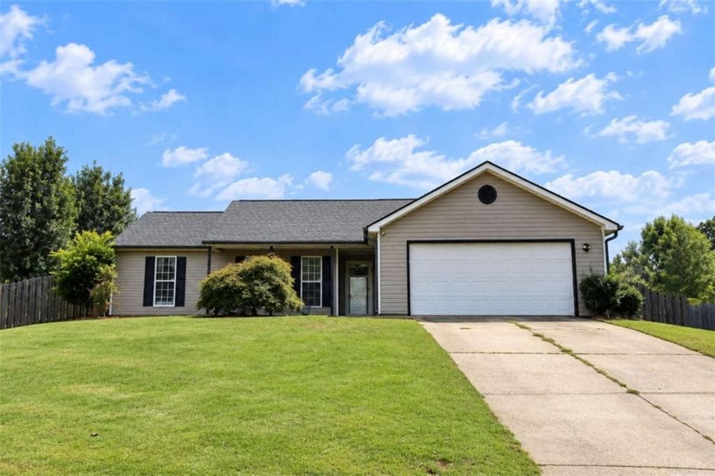 3 bedroom, 2 bathroom, 1,270 sq ft single family residence for sale at 485 Raymond Drive, Winder, GA 30680 — photo 2
