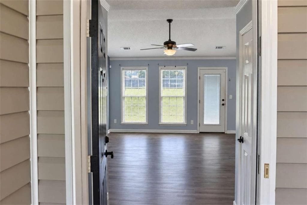 3 bedroom, 2 bathroom, 1,270 sq ft single family residence for sale at 485 Raymond Drive, Winder, GA 30680 — photo 5