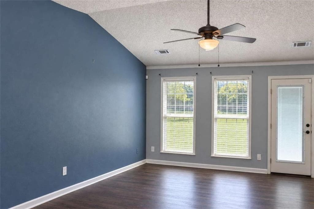 3 bedroom, 2 bathroom, 1,270 sq ft single family residence for sale at 485 Raymond Drive, Winder, GA 30680 — photo 6