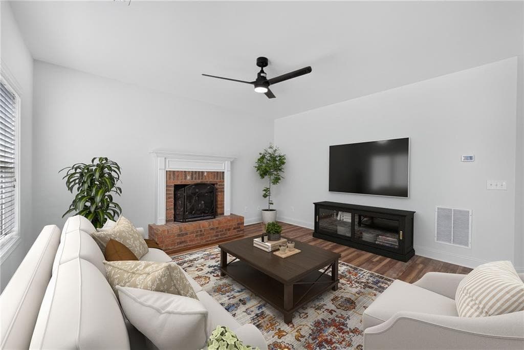 5 bedroom, 3 bathroom, 2,768 sq ft single family residence for sale at 6280 Cove Creek Drive, Flowery Branch, GA 30542 — photo 7